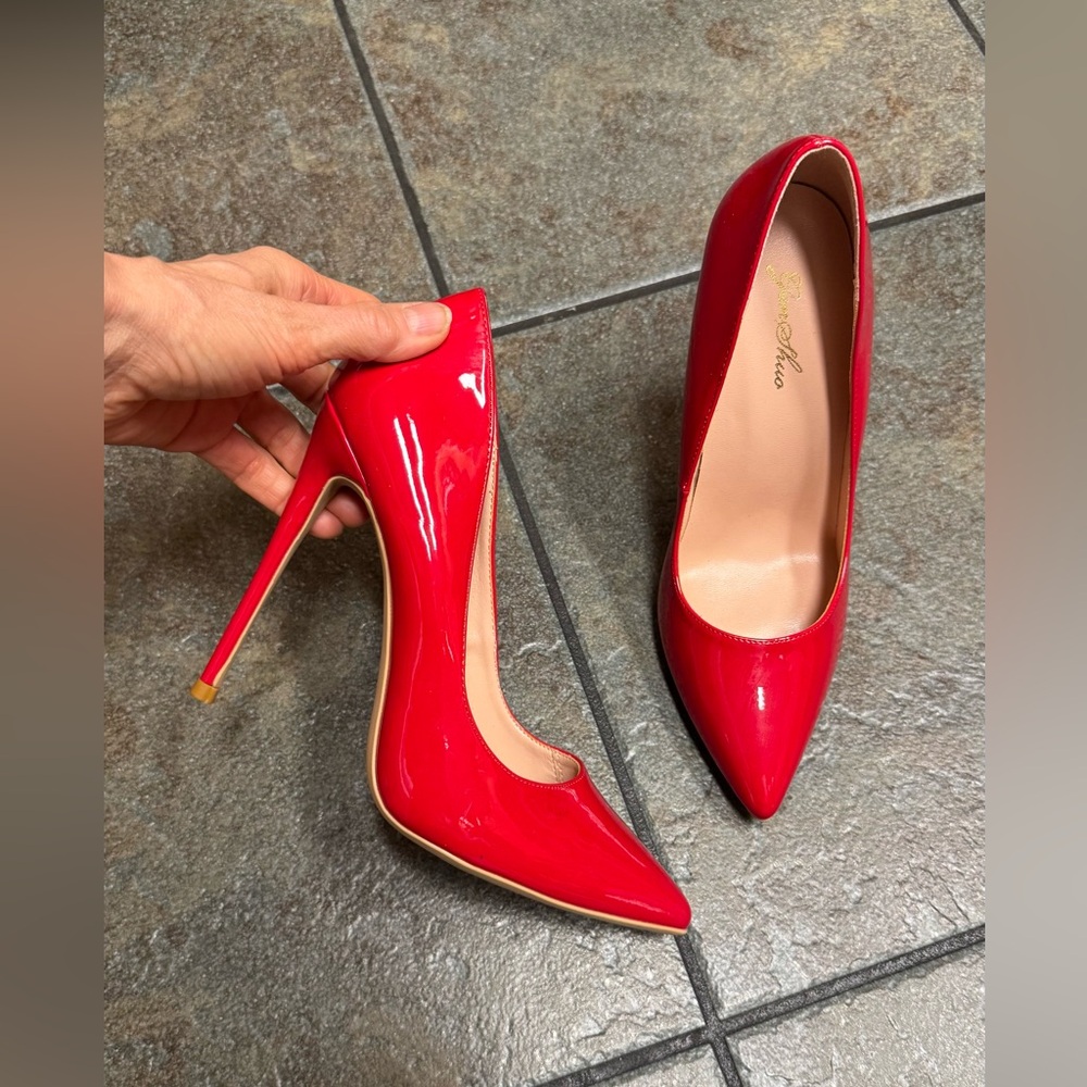 Elegant Red Stiletto Heels - Picture 3 of 10